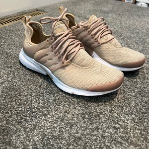Nike Air presto gently used
